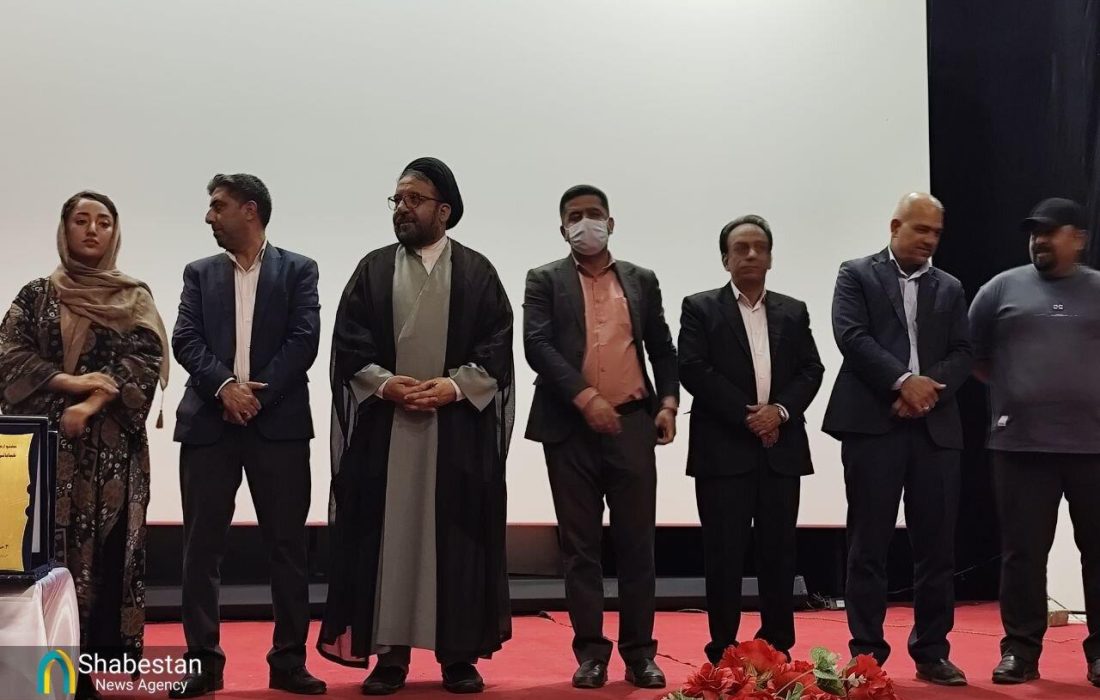 جشنواره تئاتر خیابانی با موضوع آسیب های اجتماعی با معرفی برترین ها به کار خود پایان داد