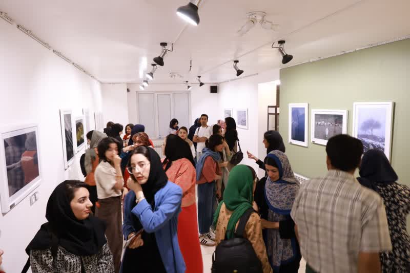 نمایشگاه دونفر از عکاسان جیرفت به همراه استاد اسلامی در کرمان برگزار شد