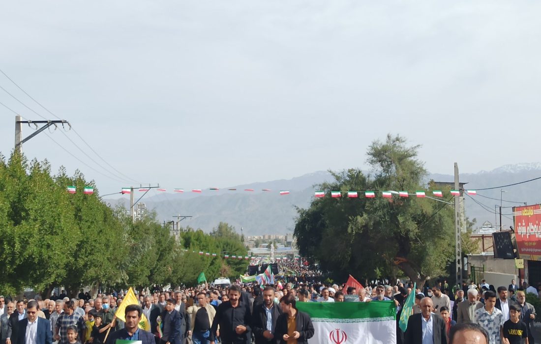 جیرفت، خیابان‌هایی که با قدم‌های مردم تاریخ را دوباره نوشتند / از عصای بلقیس‌خانم تا پرچم آزیتا، انقلاب هنوز روی پاهای مردم ایستاده است