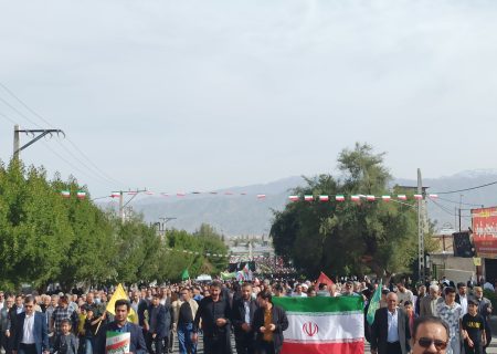 جیرفت، خیابان‌هایی که با قدم‌های مردم تاریخ را دوباره نوشتند / از عصای بلقیس‌خانم تا پرچم آزیتا، انقلاب هنوز روی پاهای مردم ایستاده است