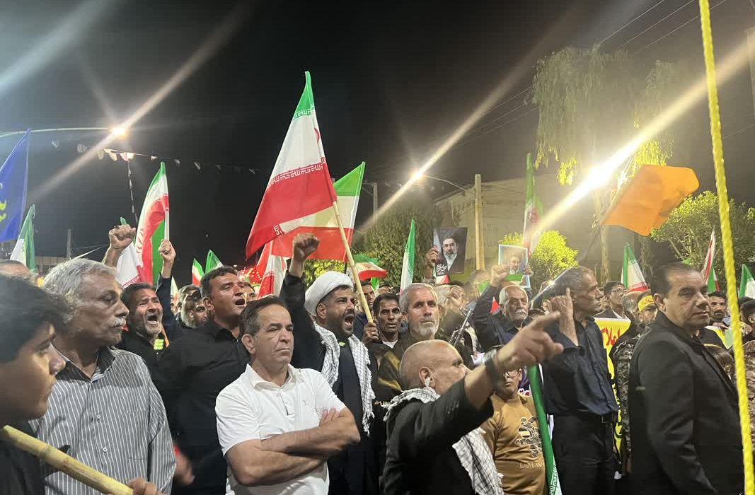 شب‌های همبستگی در جیرفت؛ حضور پرشور همه نسل‌ها در گردهمایی‌های مردمی